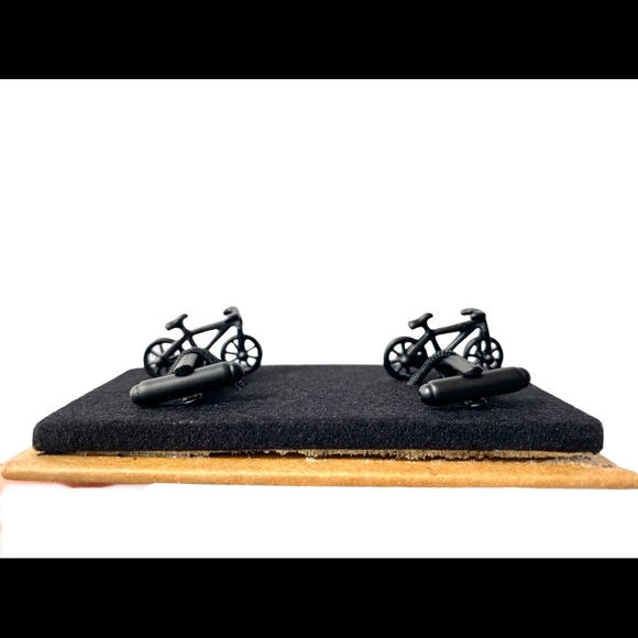 NWT Matte Black Bicycle Cufflinks - Picture 4 of 6